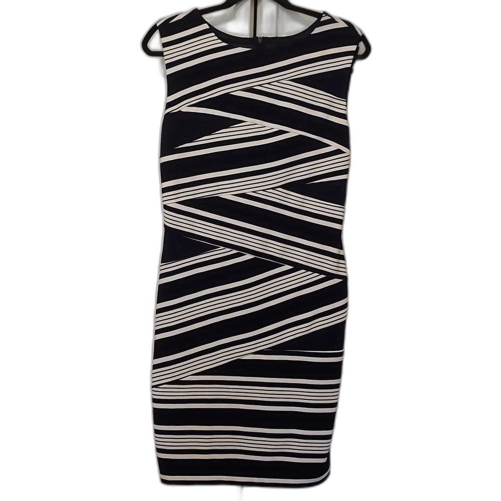 Adrianna Papell navy blue and white dress sleeveless shift striped dress size 10
